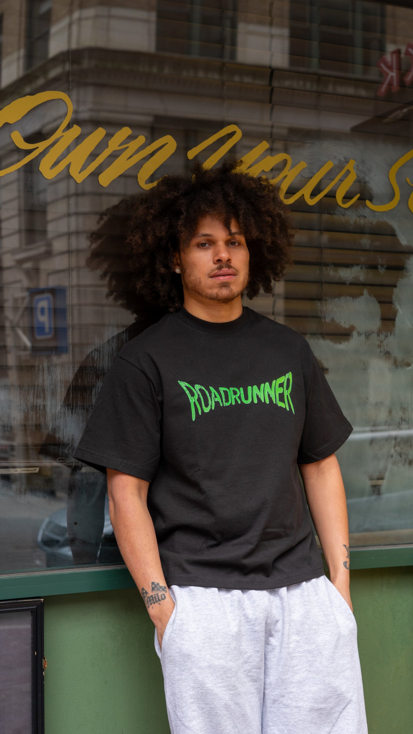 MAX HEAVYWEIGHT CROPPED ROADRUNNER TEE